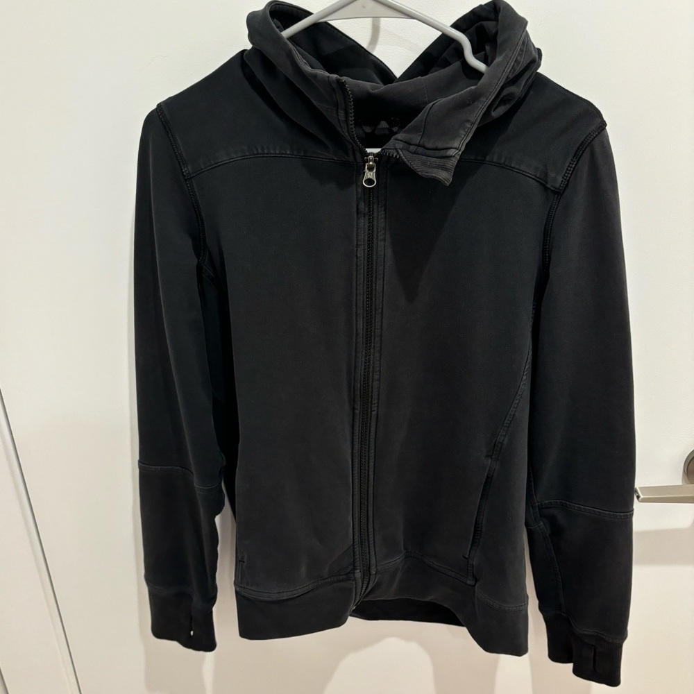 Lululemon Zip Up Sweatshirt in Black, size 6